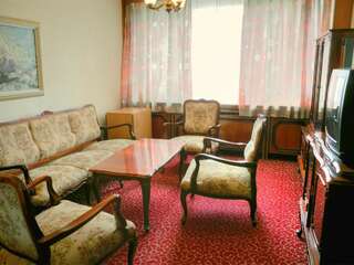 Отель Hotel Bulgaria Добрич Люкс с 2 спальнями-2